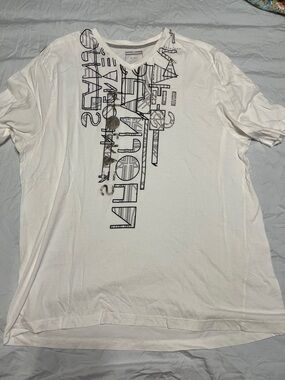 Sean John White Short-Sleeve V-Neck Graphic Tee